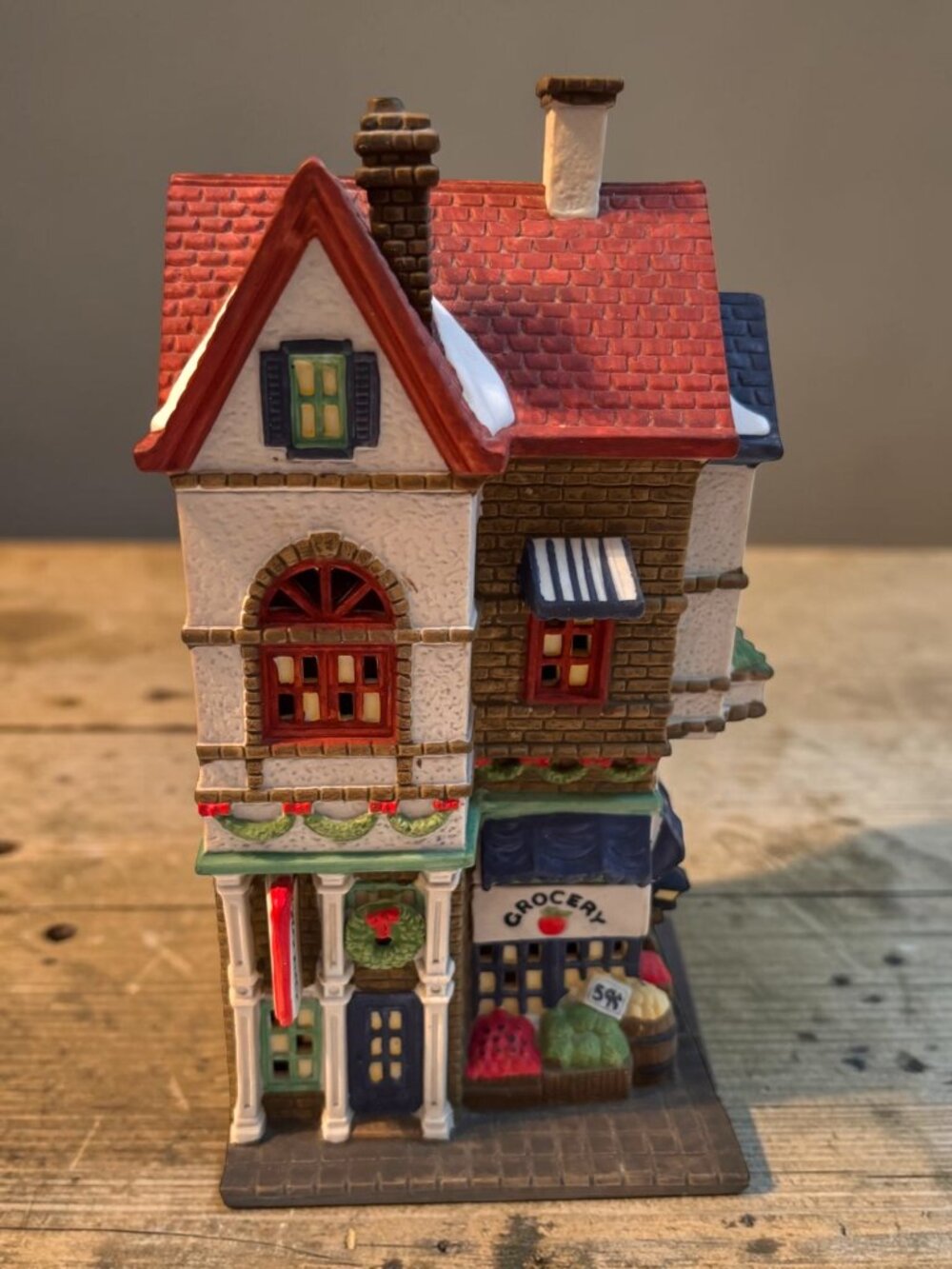 Christmas In The City Hanks Market Lighted Village Figurine By Department 56 198